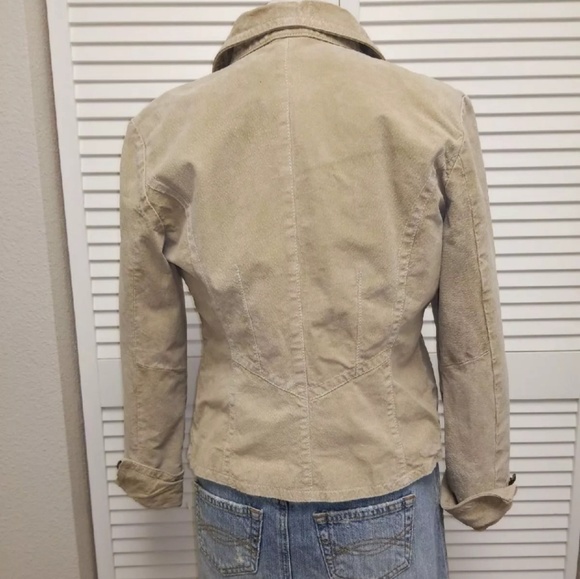 🔥SALE! Beige 100% Suede Zip Front Jacket - Picture 2 of 4